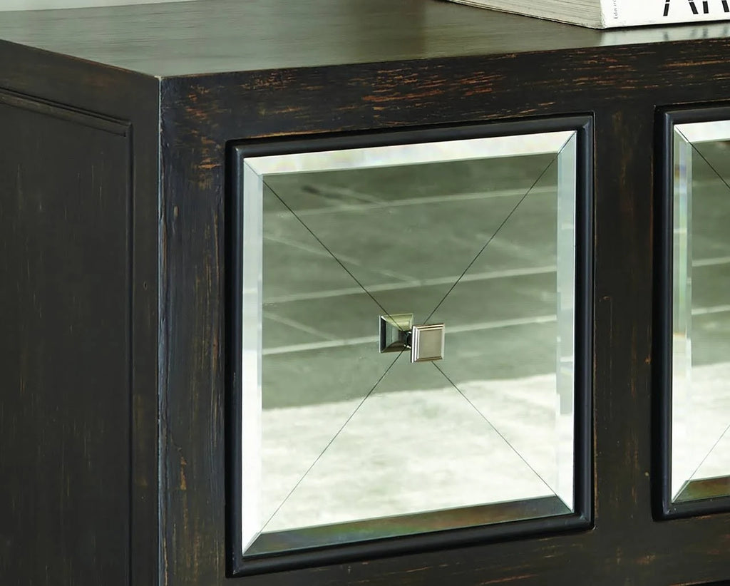 Accent Cabinet G9182
