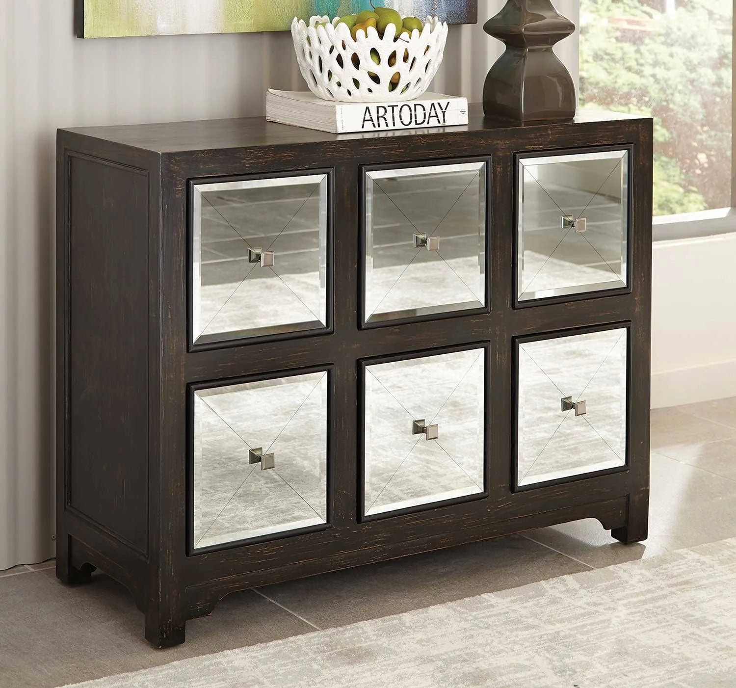 Accent Cabinet G9182