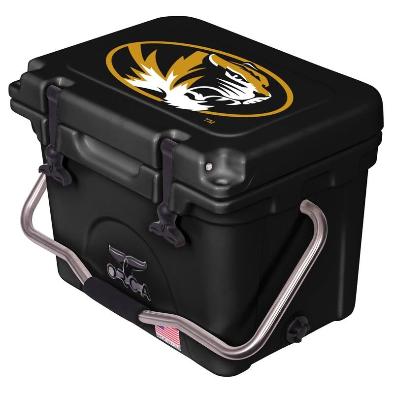 Black 20-Quart Hard-Sided Cooler L77614