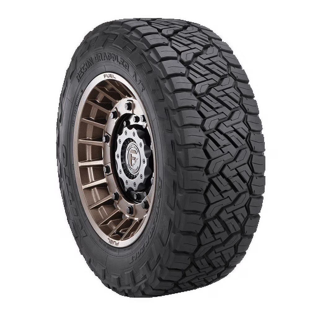 305/60R18 116S Tire P874253