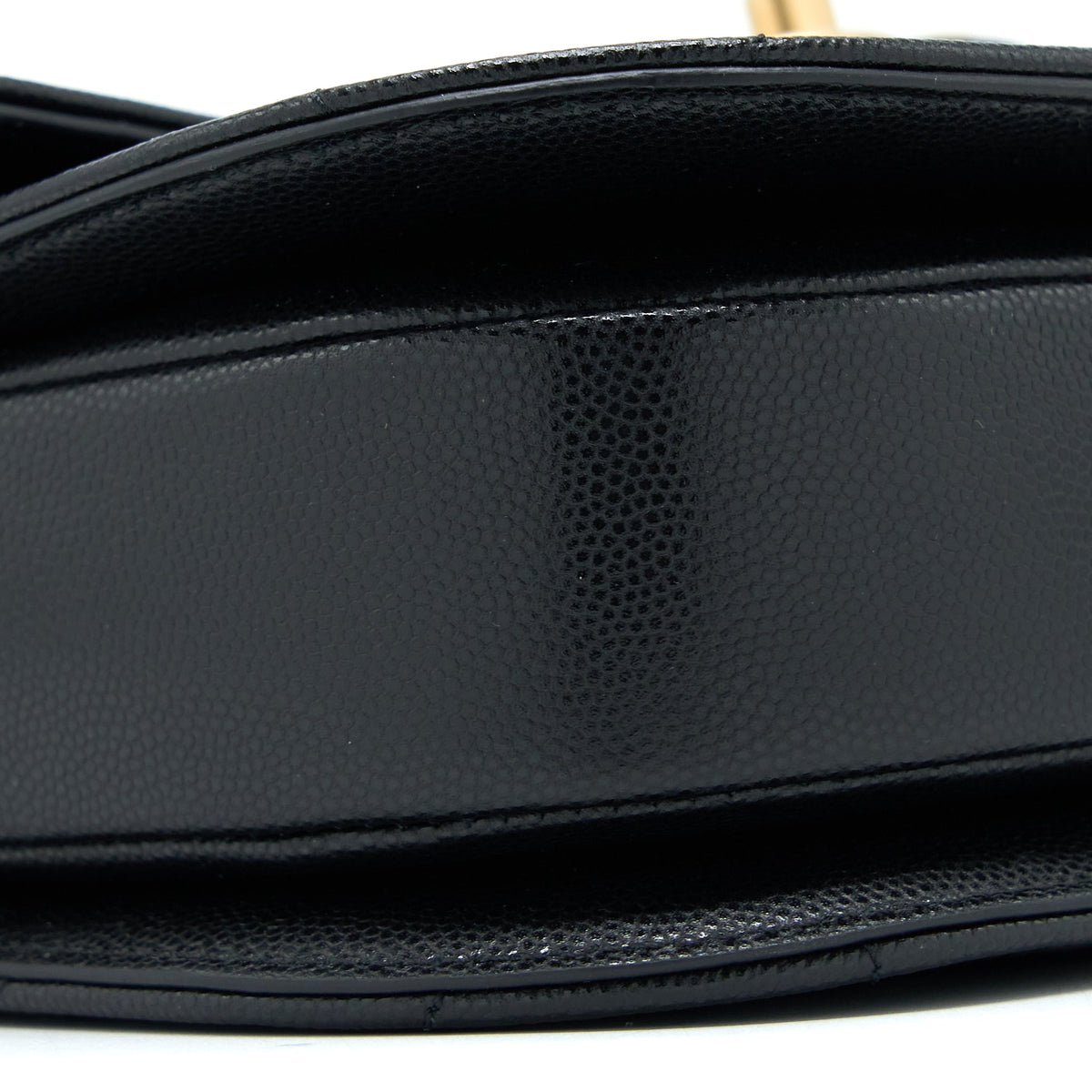 22B ROUND MESSENGER BAG GRAINED CALFSKIN BLACK BRUSHED GHW (MICROCHIP)