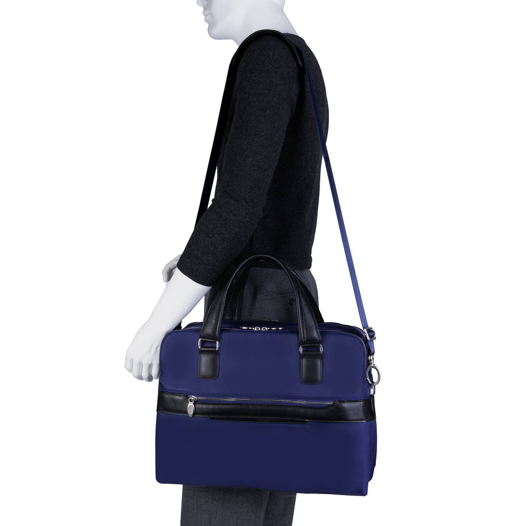 Notebook carrying case R831