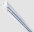 4-ft 18W LED Narrow Body Strip Light, 2340 lm, 120V-277V, 3500K, White R8905